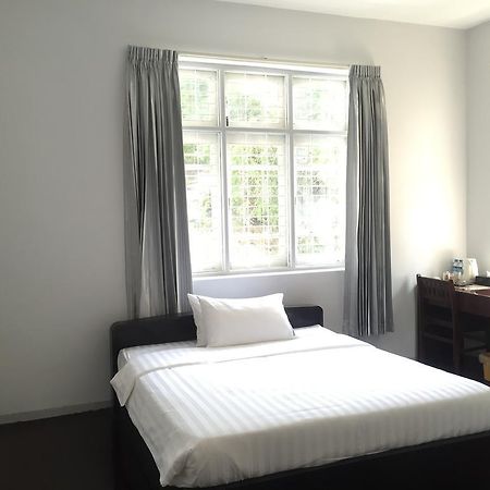 Aye Chan Thar Yangon Exterior photo